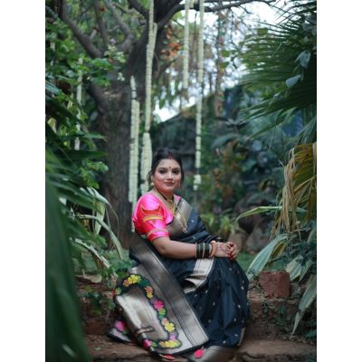 Raj Mata Banarasi Premium Soft Silk Traditional Paithani Pallu